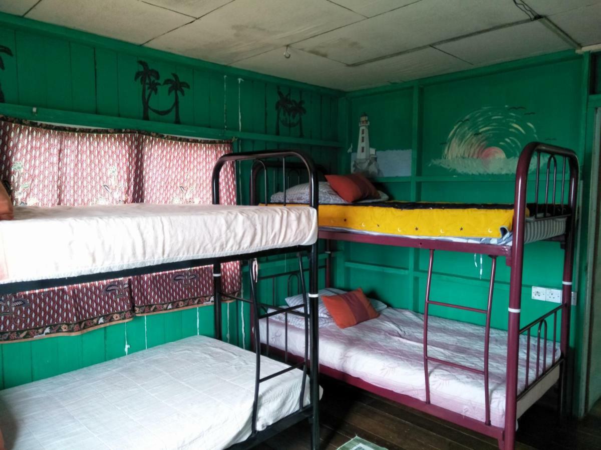 Jungle Jack Backpackers Hotel Kinabalu National Park Luaran gambar